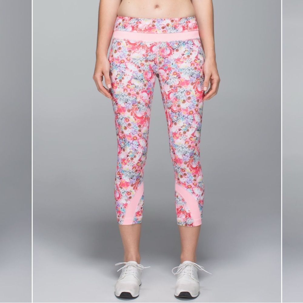 Lululemon Run Inspire II Crop Capri Leggings Flowabunga mid rise Size 4 Pink